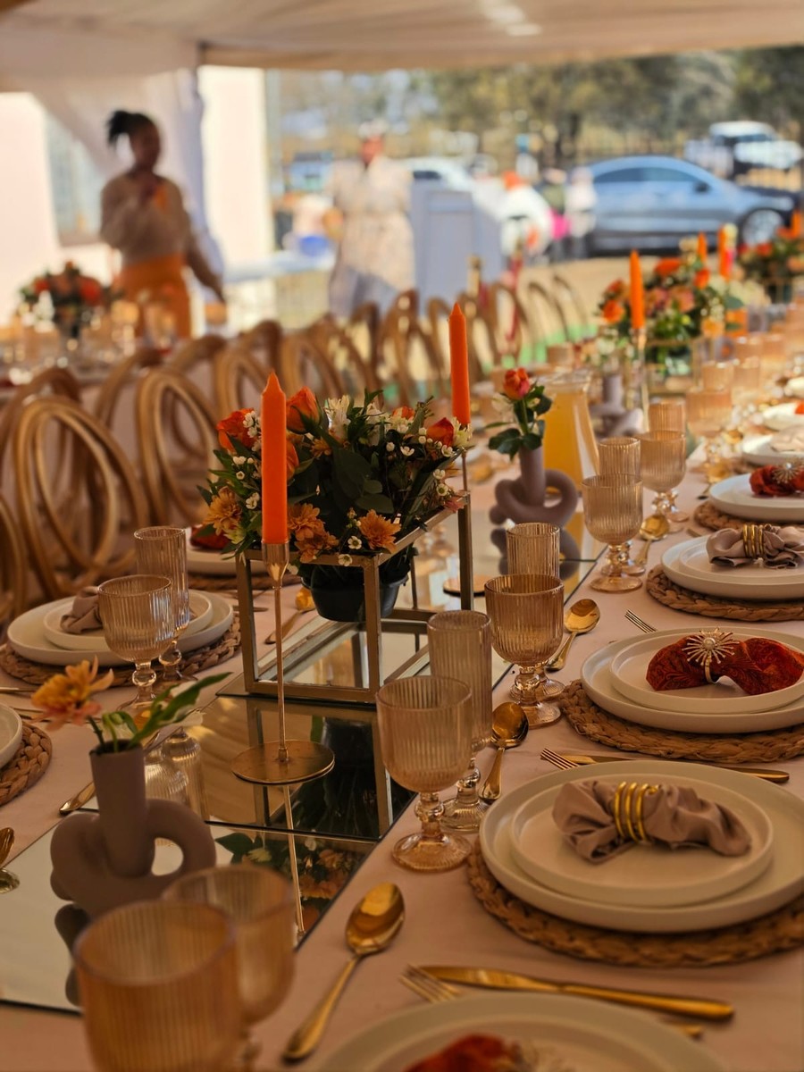 Table setting with florals
