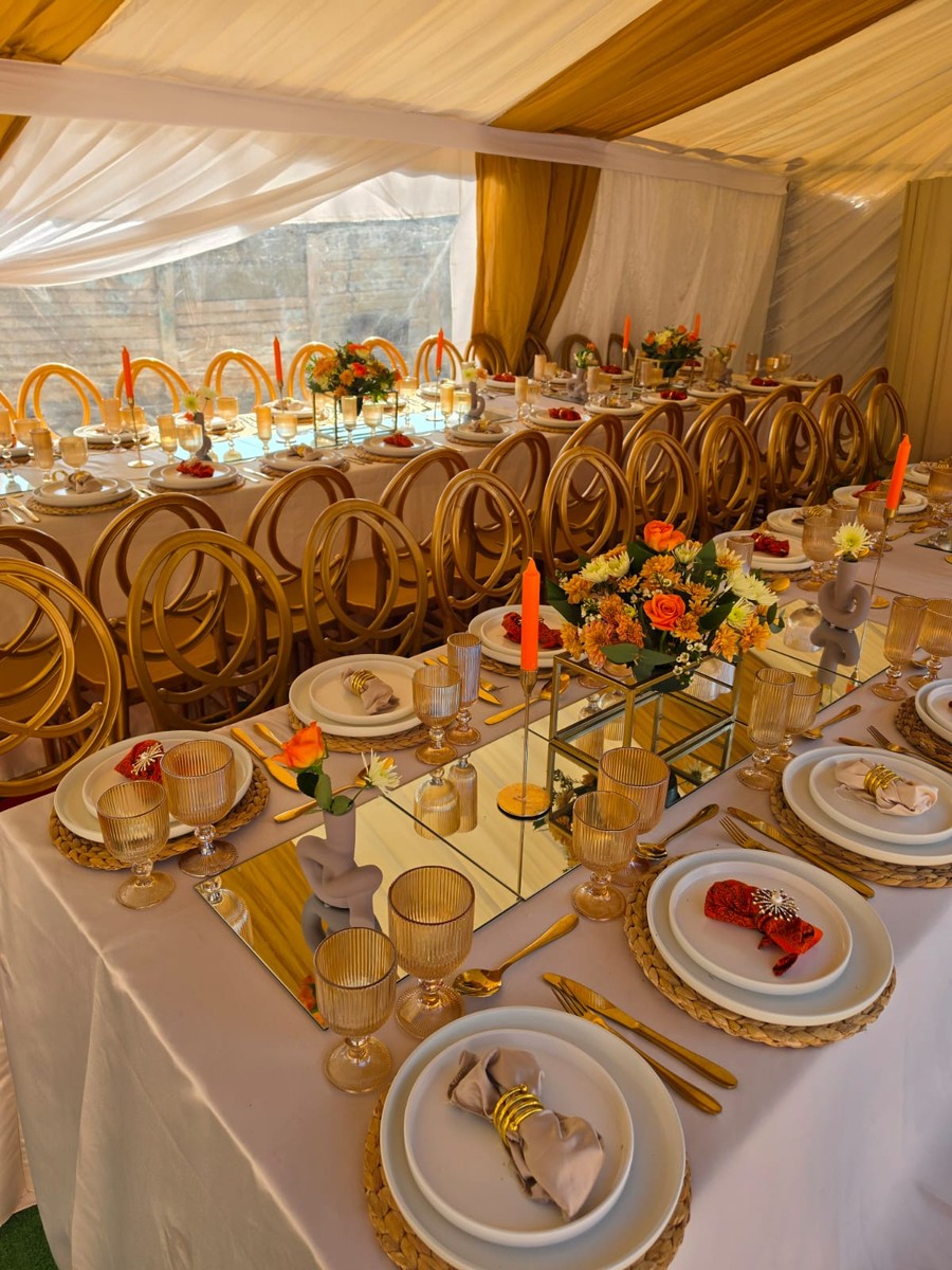 Full tent table layout
